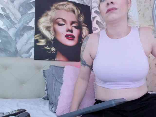 viktoria-davis webcam