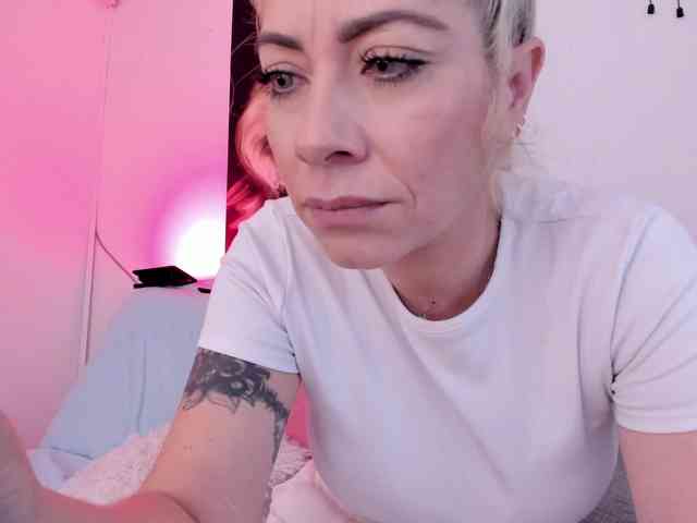 viktoria-davis Live Webcam on BongaCams