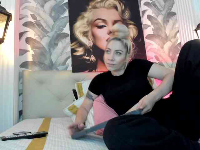 viktoria-davis webcam