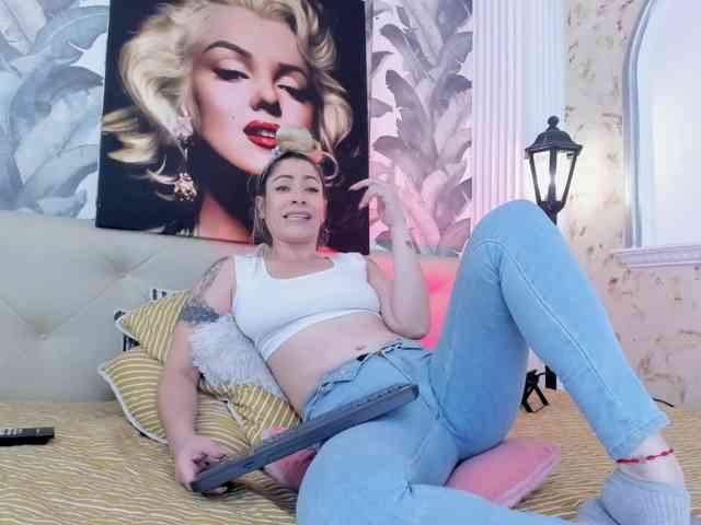 viktoria-davis webcam