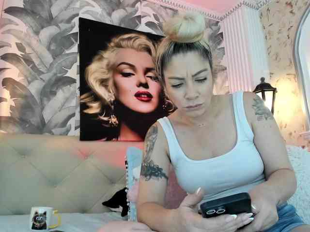 viktoria-davis webcam