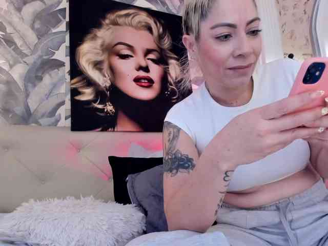 viktoria-davis webcam