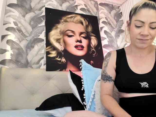 viktoria-davis webcam