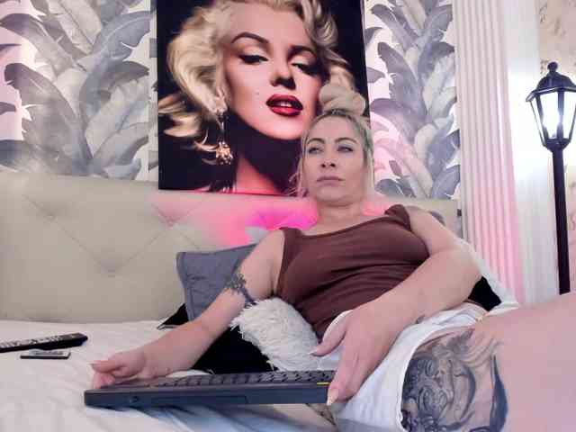 viktoria-davis webcam