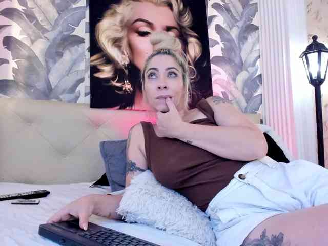 viktoria-davis webcam