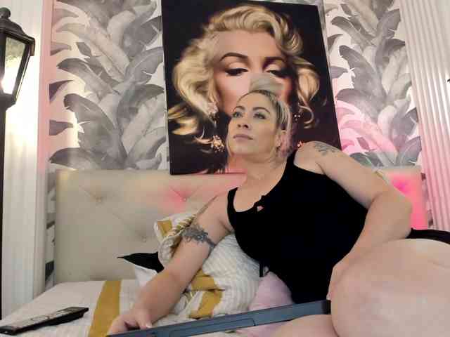 viktoria-davis webcam