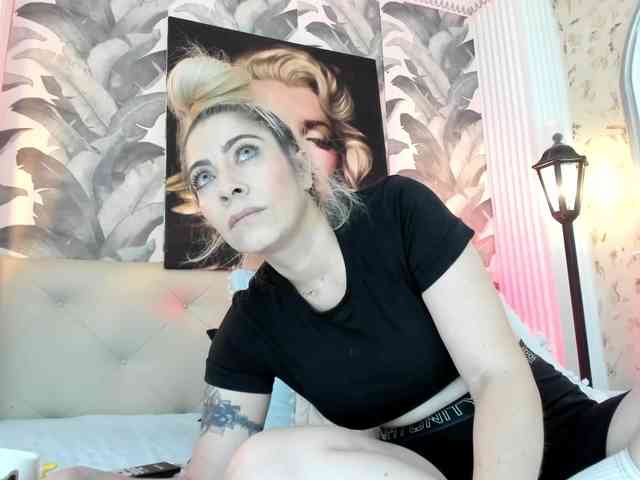 viktoria-davis webcam