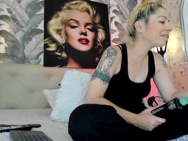 viktoria-davis webcam