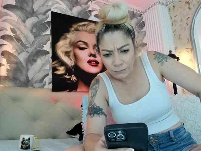 viktoria-davis webcam