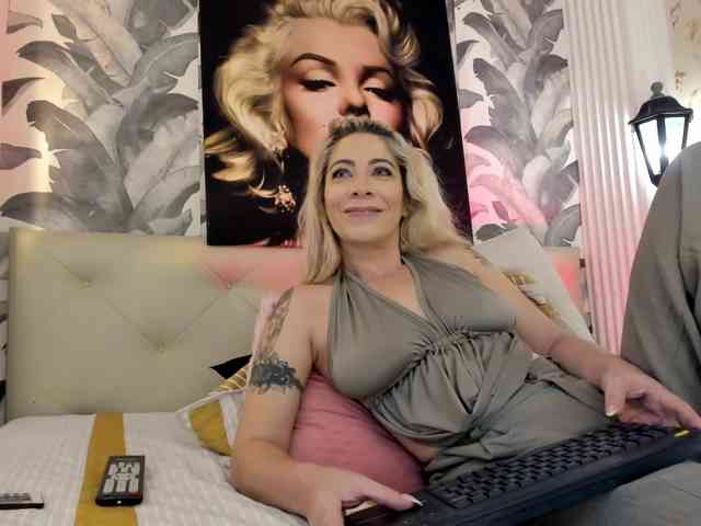 viktoria-davis webcam