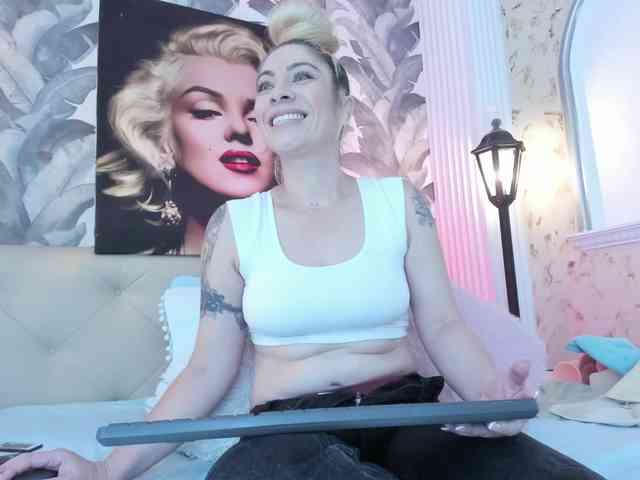 viktoria-davis webcam