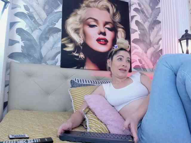 viktoria-davis webcam