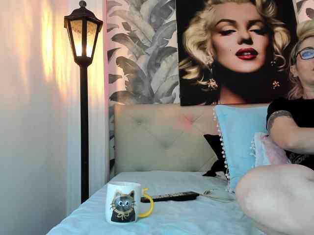 viktoria-davis webcam