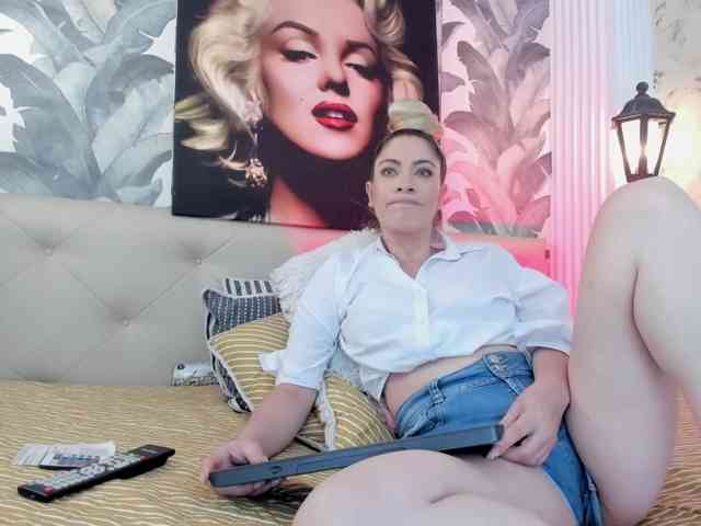 viktoria-davis webcam