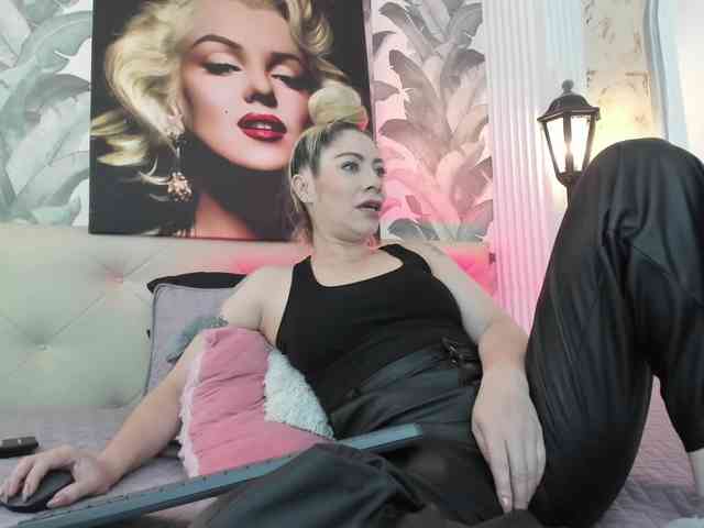 viktoria-davis webcam
