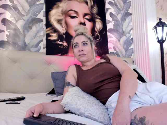 viktoria-davis webcam