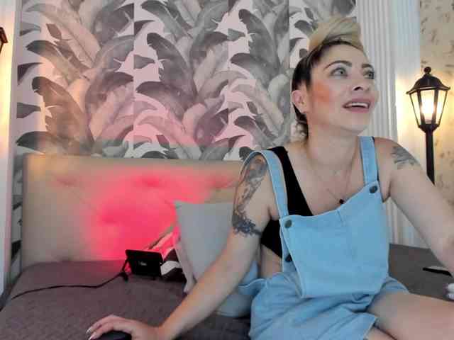 viktoria-davis webcam