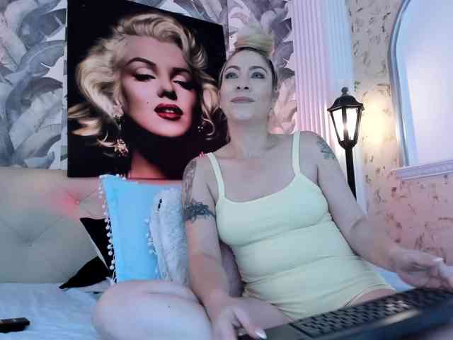 viktoria-davis webcam