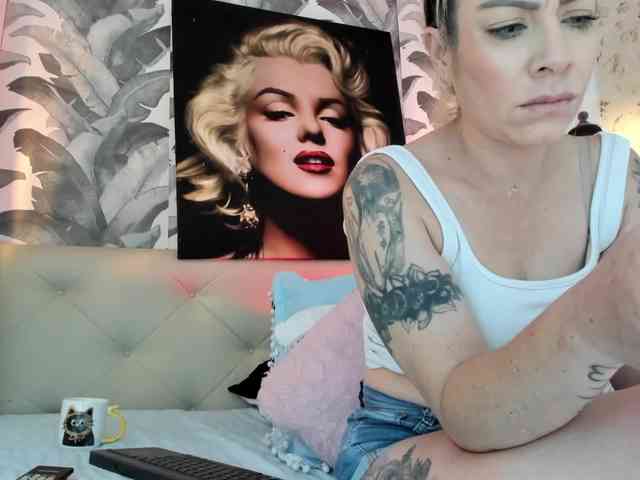 viktoria-davis webcam