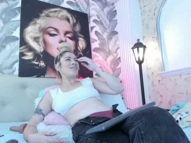 viktoria-davis webcam