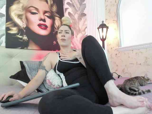 viktoria-davis webcam