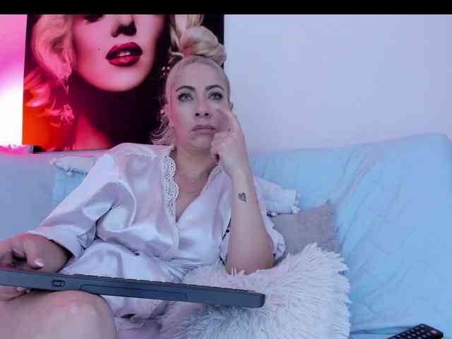 viktoria-davis webcam