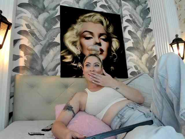 viktoria-davis webcam