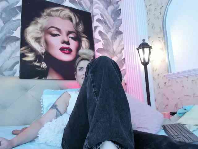 viktoria-davis webcam