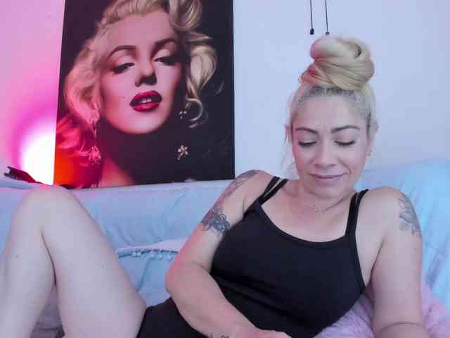 viktoria-davis webcam