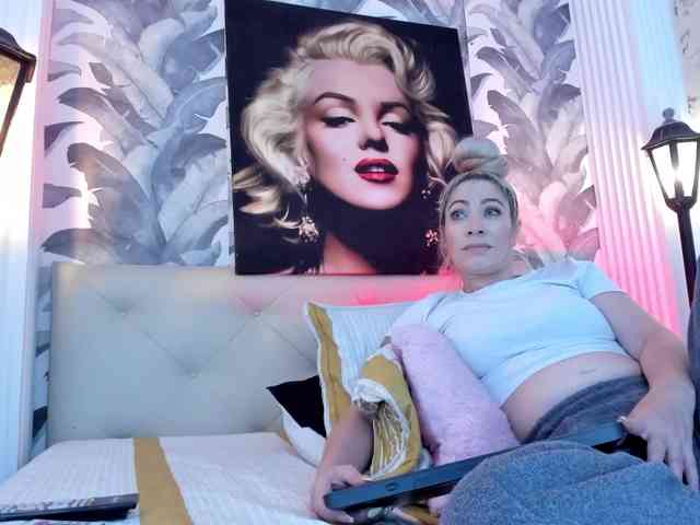 viktoria-davis webcam