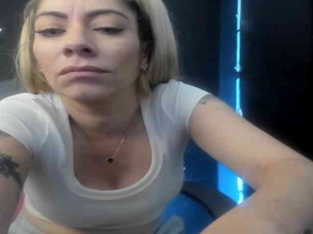 viktoria-davis webcam