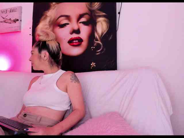 viktoria-davis webcam