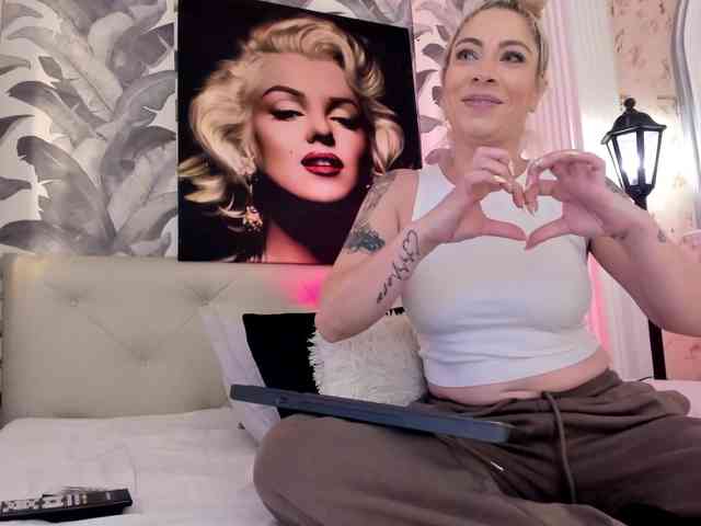 viktoria-davis webcam