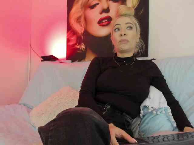 viktoria-davis webcam