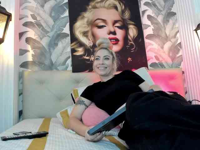 viktoria-davis webcam