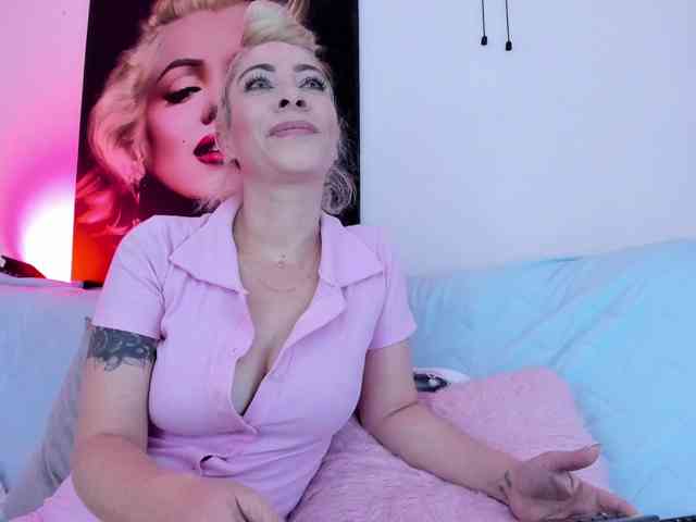 viktoria-davis webcam
