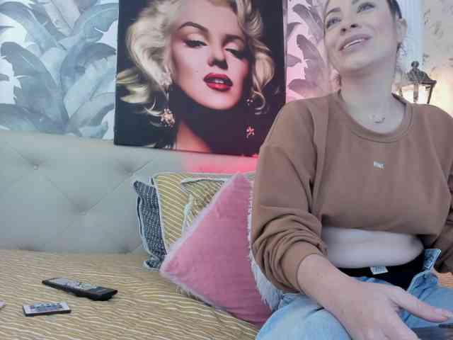 viktoria-davis webcam
