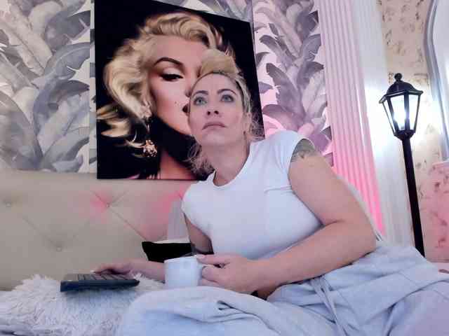 viktoria-davis webcam
