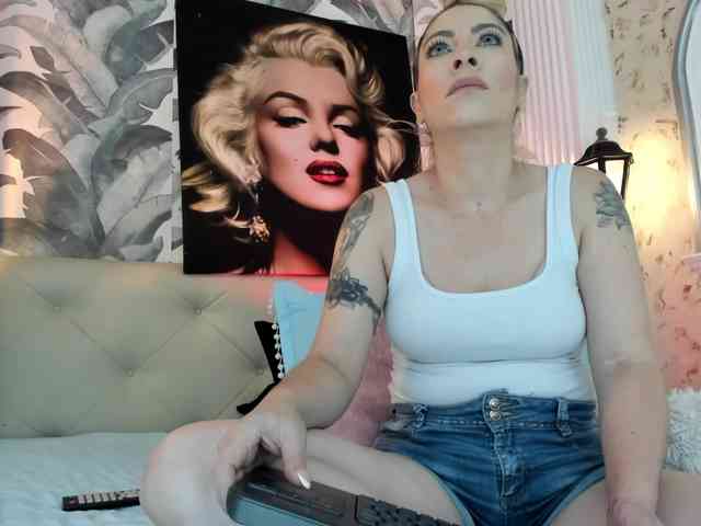 viktoria-davis webcam