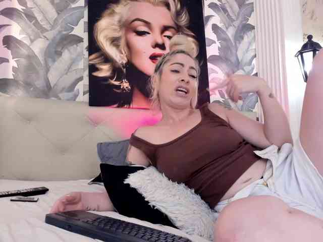 viktoria-davis webcam