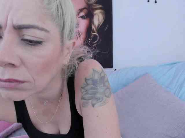 viktoria-davis webcam