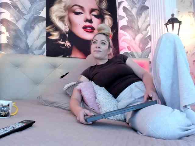 viktoria-davis webcam