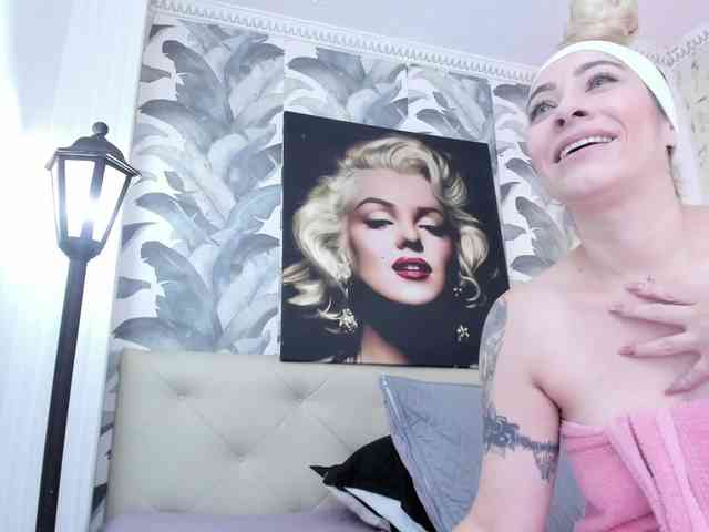 viktoria-davis webcam