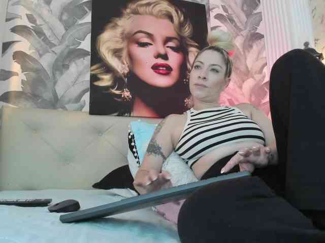 viktoria-davis webcam