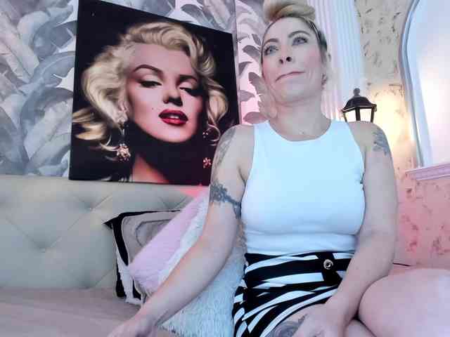 viktoria-davis webcam