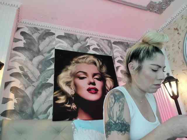 viktoria-davis webcam