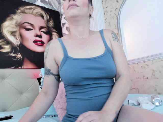 viktoria-davis webcam