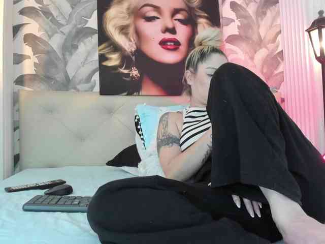viktoria-davis webcam