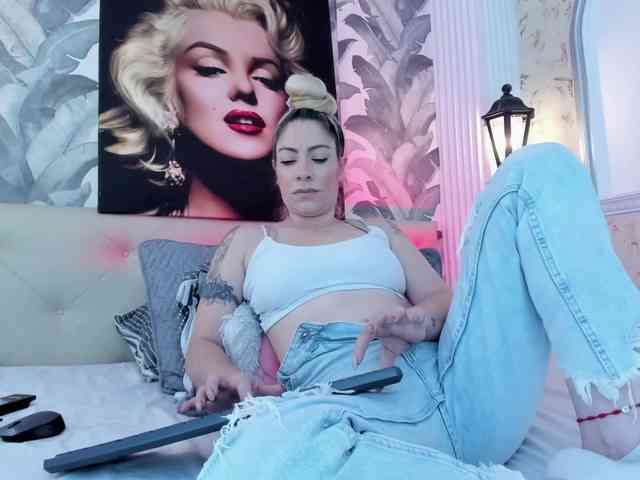 viktoria-davis webcam