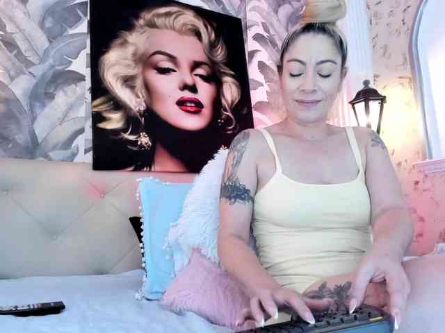 viktoria-davis webcam